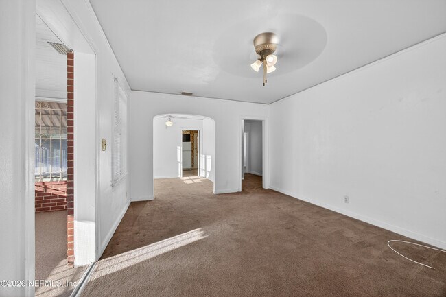 Building Photo - 345 E 44th St