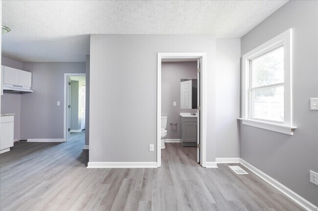 Building Photo - 4004 Grand Ave