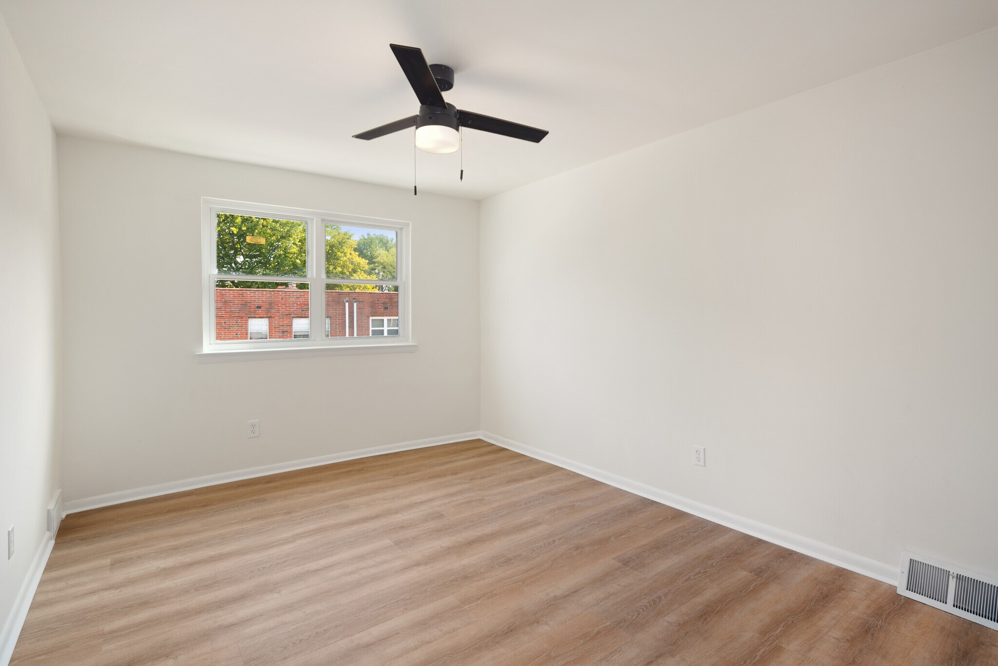 Building Photo - 5479 Quentin St
