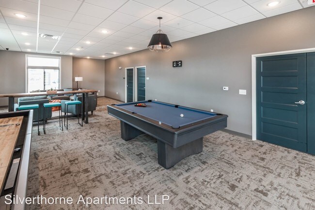 Building Photo - 2113 S Silverthorne Ave