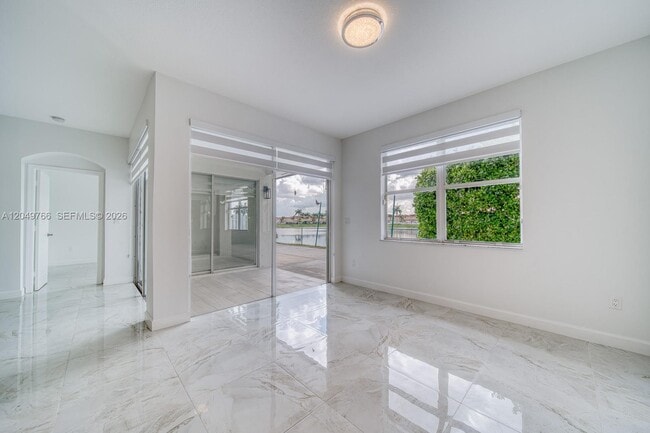 Building Photo - 15950 SW 71st Terrace
