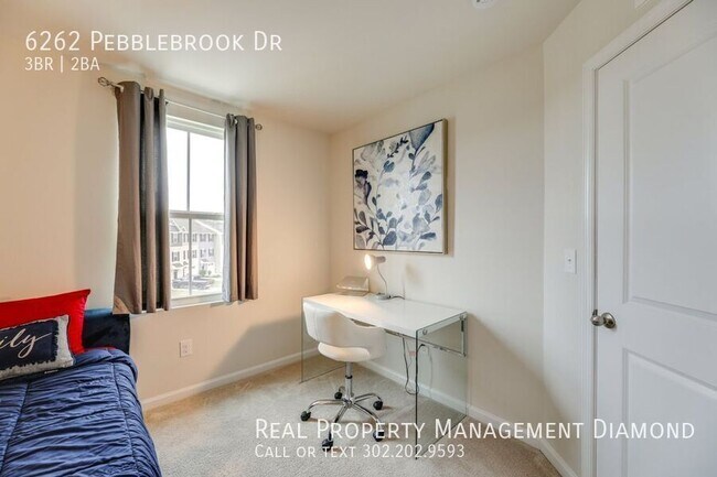 Building Photo - 6262 Pebblebrook Dr