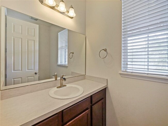 Building Photo - 4940 Palmetto Park Dr