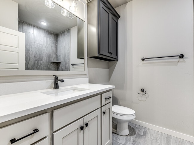 Building Photo - 14517 Chambord Dr