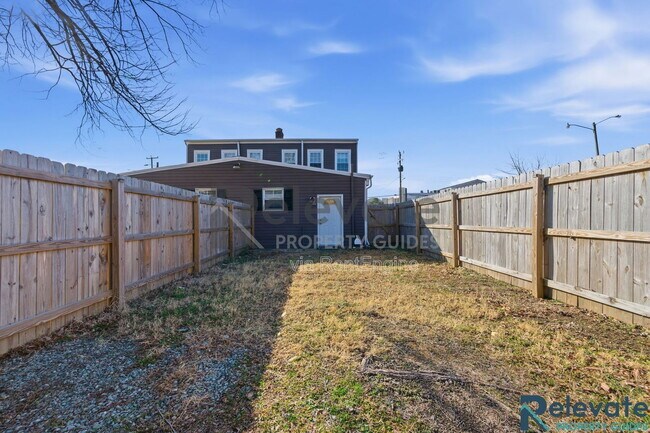 Building Photo - 2820 Q St