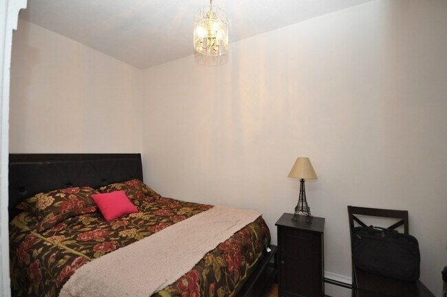 Building Photo - 37 Union St