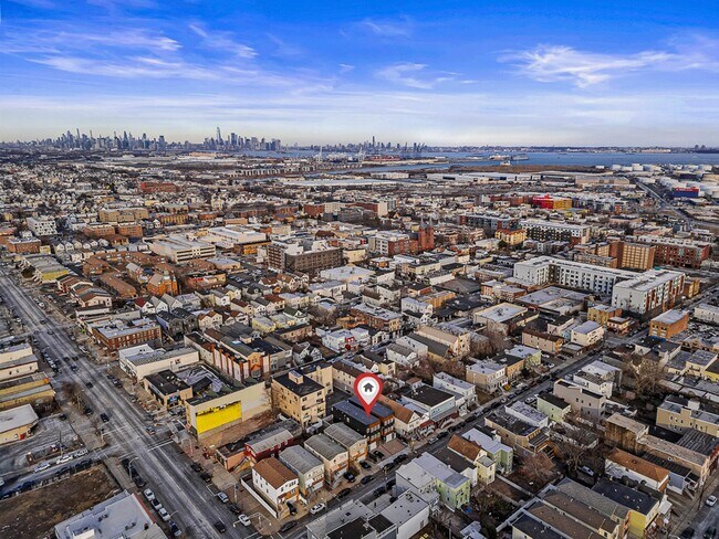 Primary Photo - 43 W 19th St