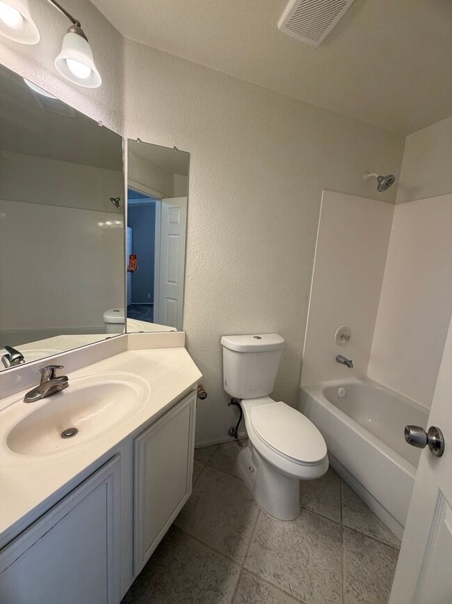 Building Photo - 3bed 2 bath Arrowhead Ranch Home