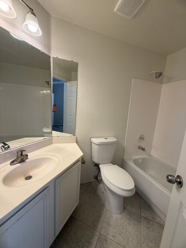 Building Photo - Glendale home located in Arrowhead Ranch
