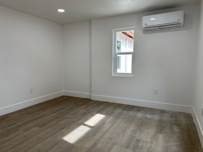 Building Photo - 1309 S Hamilton Blvd