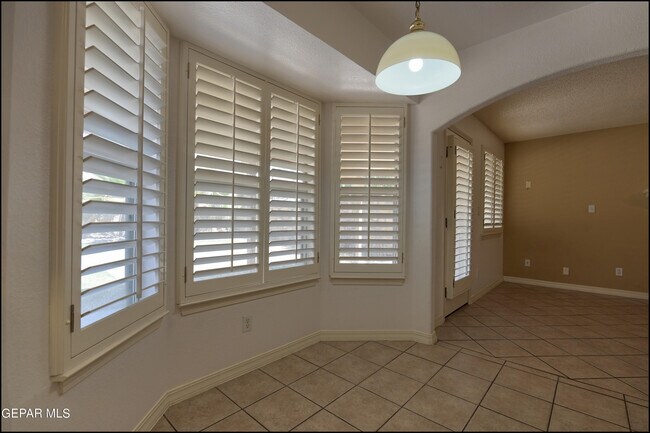 Building Photo - 7097 Tierra Roja St