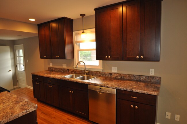 Building Photo - 5000 Vincent Ave S