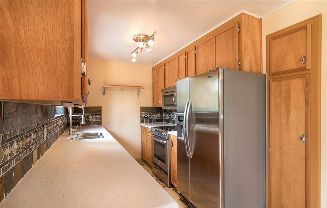 Kitchen - 18401 73rd Ave W