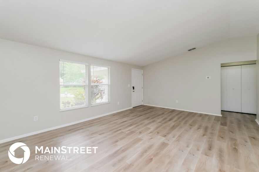 Building Photo - 706 Jacaranda Dr