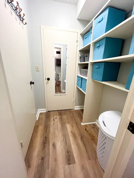 Building Photo - 1520 Senate St