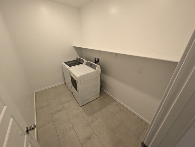 Building Photo - 3339 Rocky Waters Ave