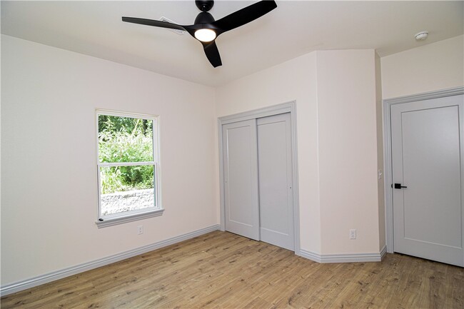 Building Photo - 13734 Canal St