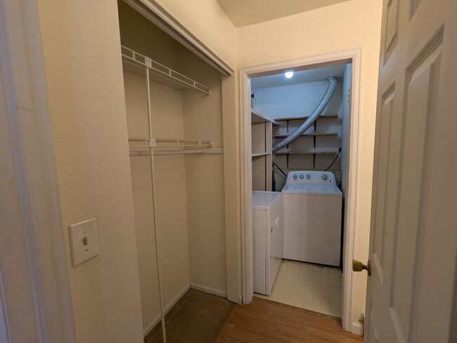 Building Photo - 3531 Windmill Dr