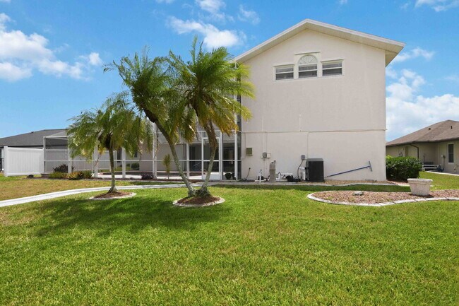 Building Photo - "Spacious 3-Bedroom Retreat with 2 Full Baths in Rotonda West Pinehurst!"