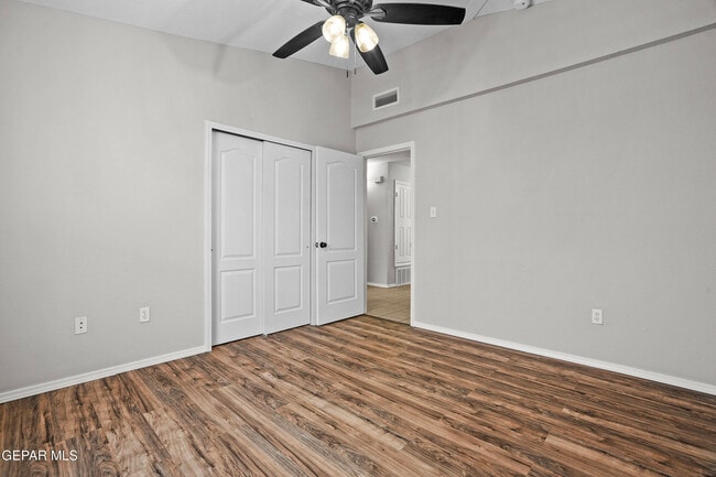 Building Photo - 10039 Paloma Dr