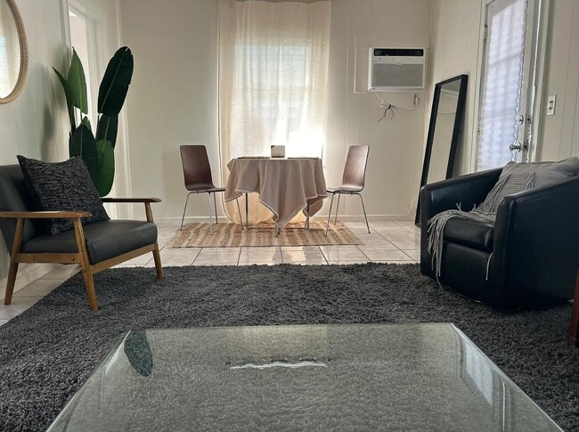 Building Photo - 707 2nd Ave S