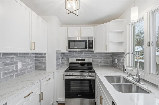 Building Photo - 23 Benefit St