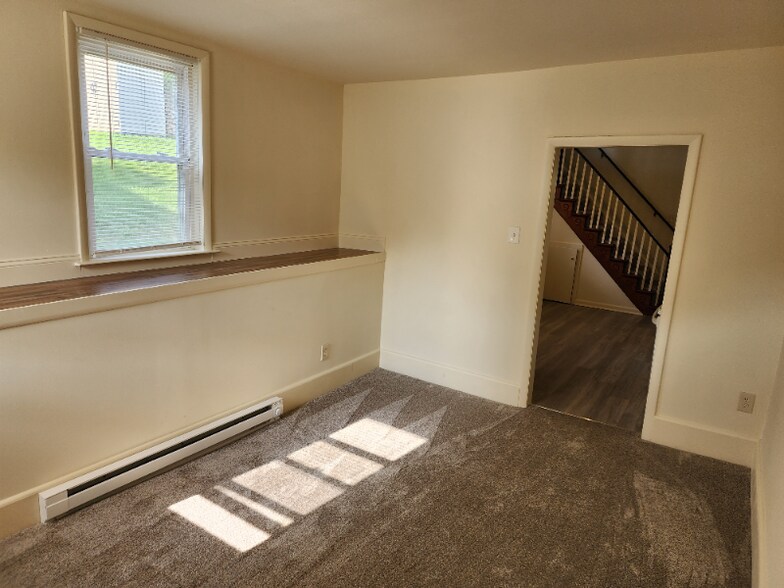 Building Photo - 309 Strasburg Ave