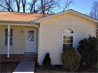 Building Photo - 334 Zach Dr
