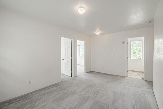 Building Photo - Spacious 4BD, 3.5BA Aurora Highlands Home ...