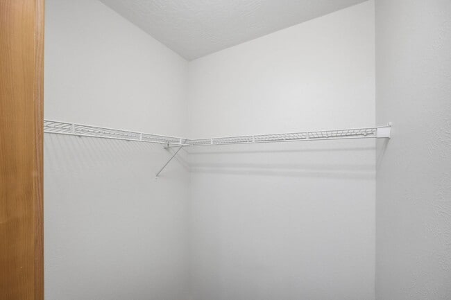 Building Photo - *PET FRIENDLY* 2 Bed 2 Bath Condo