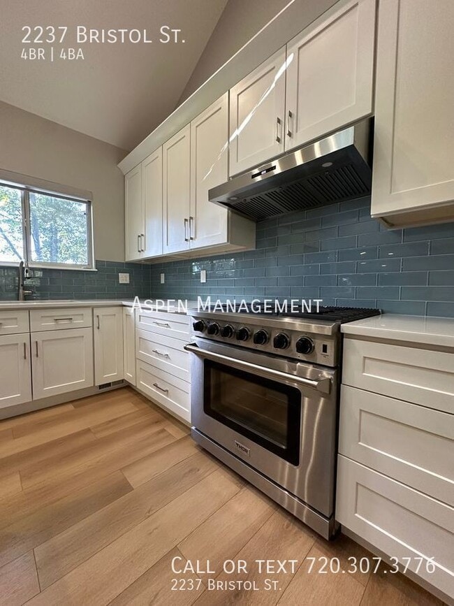 Building Photo - 2237 Bristol St