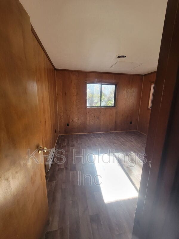 Building Photo - 2877 Rhodes Ln