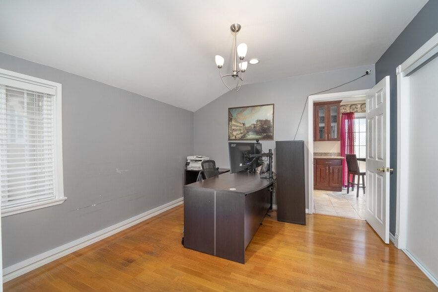 Bedroom 2 original - 14024 Cantlay St