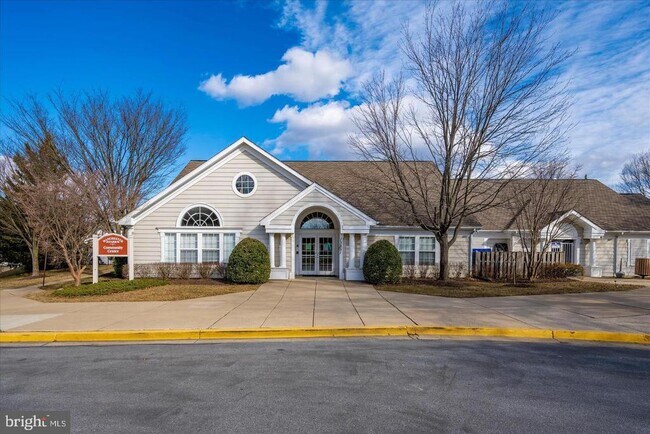 Building Photo - 13860 Crosstie Dr