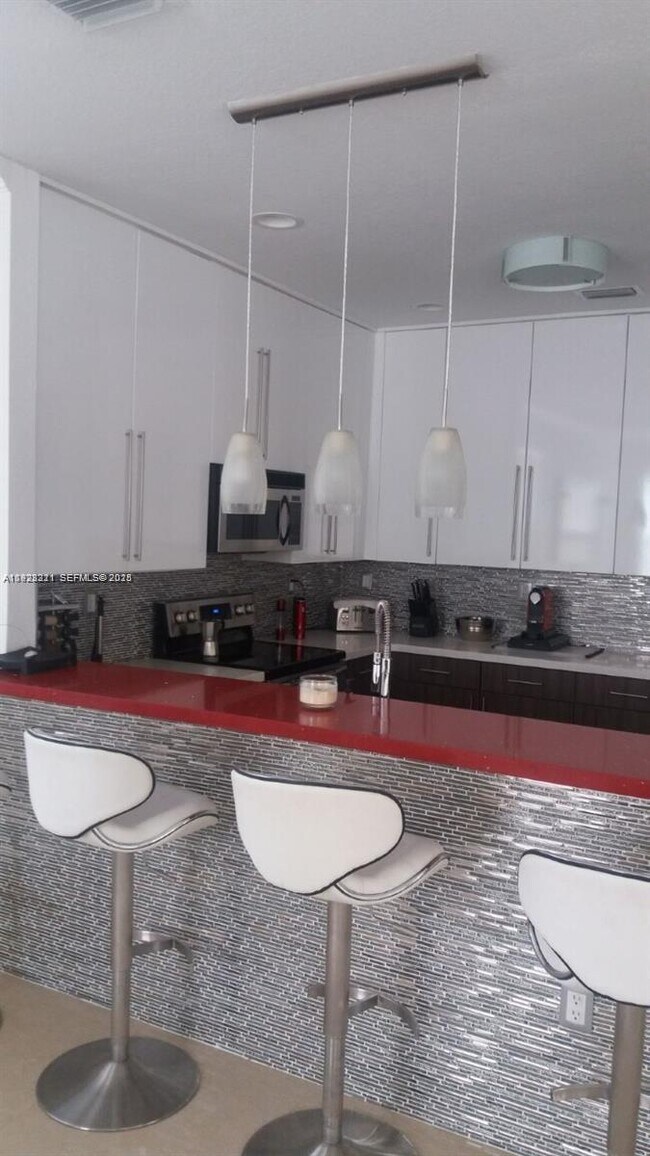 Building Photo - 7903 NW 111th Ct