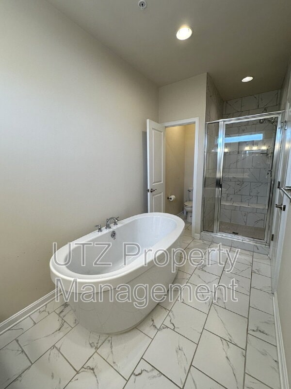 Building Photo - 967 Holden Rd