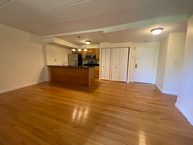 Building Photo - 5 Douglas Park