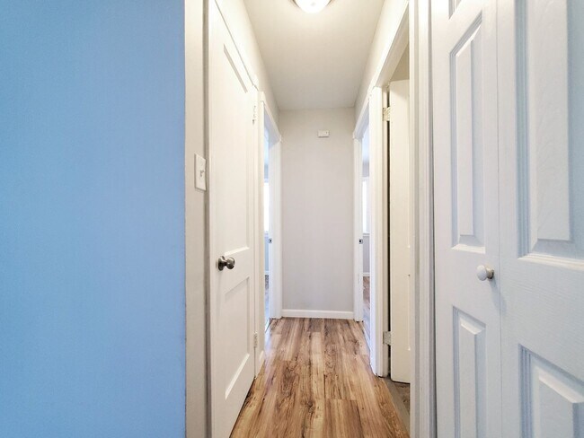 Building Photo - 3 Bed - 1 Bath Cape Cod for Rent in Euclid