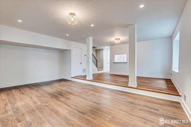 Building Photo - 369 Bromley Pl