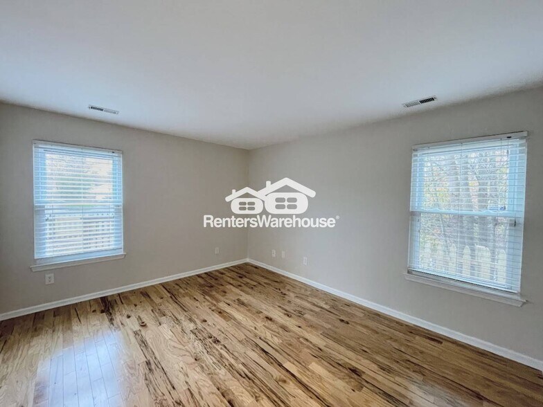 Building Photo - 400 Cobblewood Arch