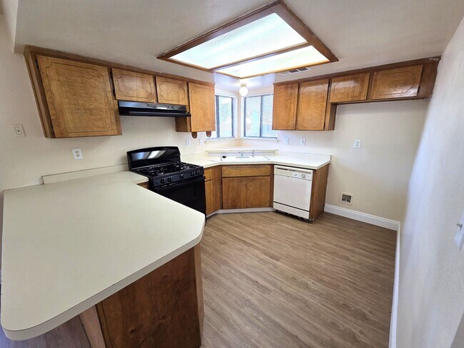 Building Photo - Large 3 Bedroom 2 Bath Home by Westfield School