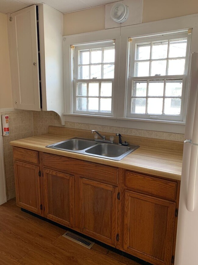 Building Photo - 1224 16th St