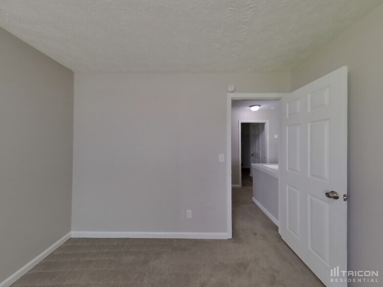 Building Photo - 10754 Starling Trail