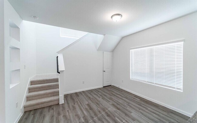 Building Photo - 219 Tokalaun Dr