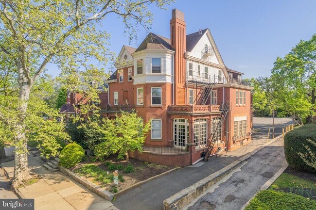Building Photo - 1308 Delaware Ave
