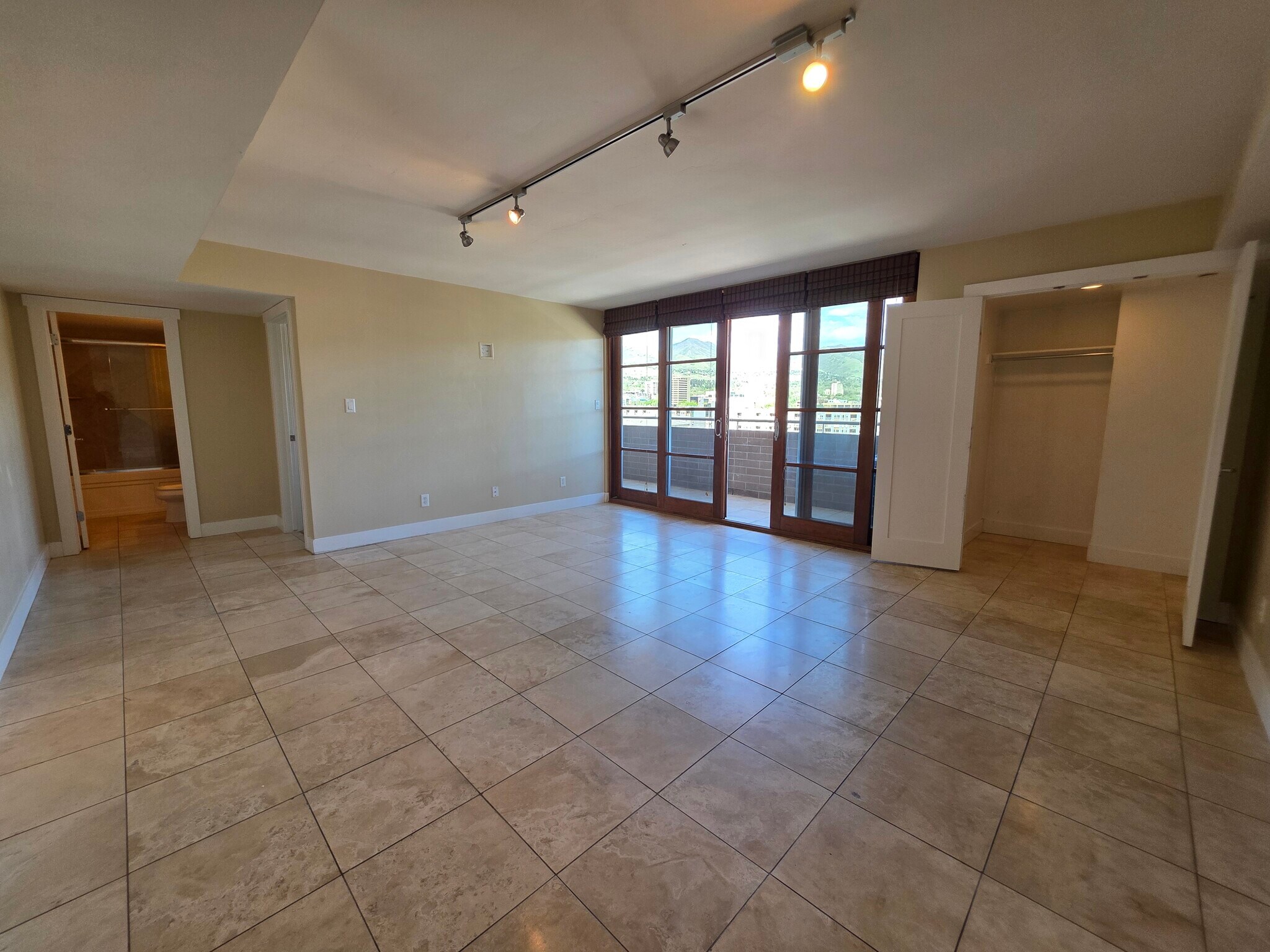 Building Photo - 230 E 300 S