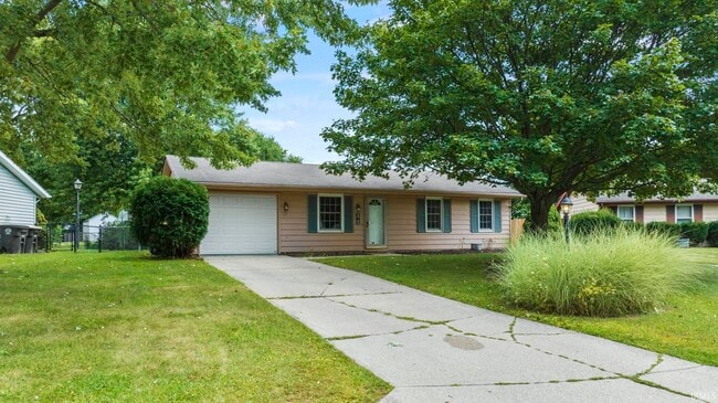 Building Photo - 2606 Sandarac Ln