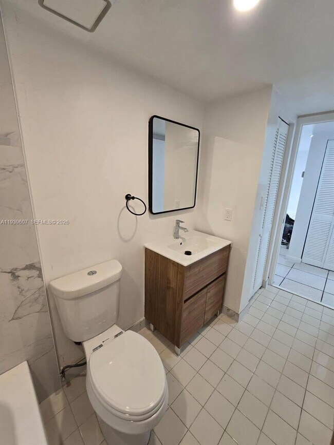 Building Photo - 2727 NW 17th Terrace