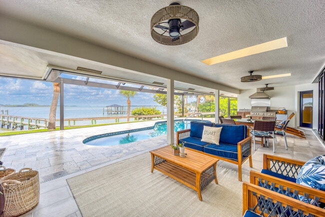 Building Photo - 3501 SE Kubin Ave