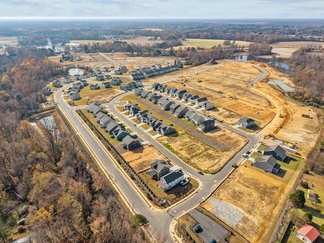 Building Photo - 50% OFF FIRST MONTH RENT!! Charming 4BD/2.5BA Located In Angier NC!!!